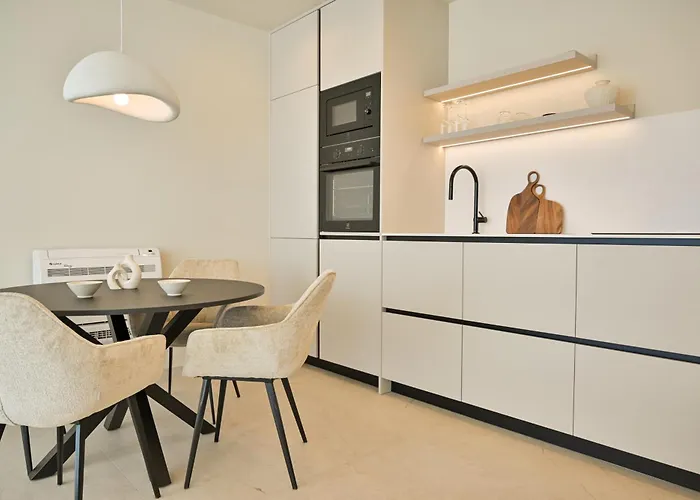 Sharm * 特罗吉尔